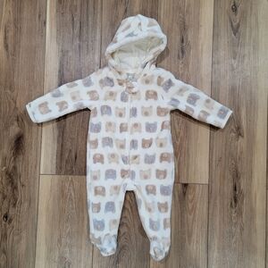 Cozy Bear Print Hooded Baby Onesie